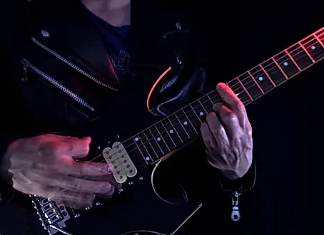 Elektro Gitar Öğrenmek Zor mu?