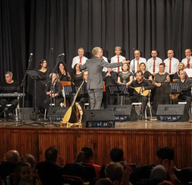 Türk Halk Müziği Korosu